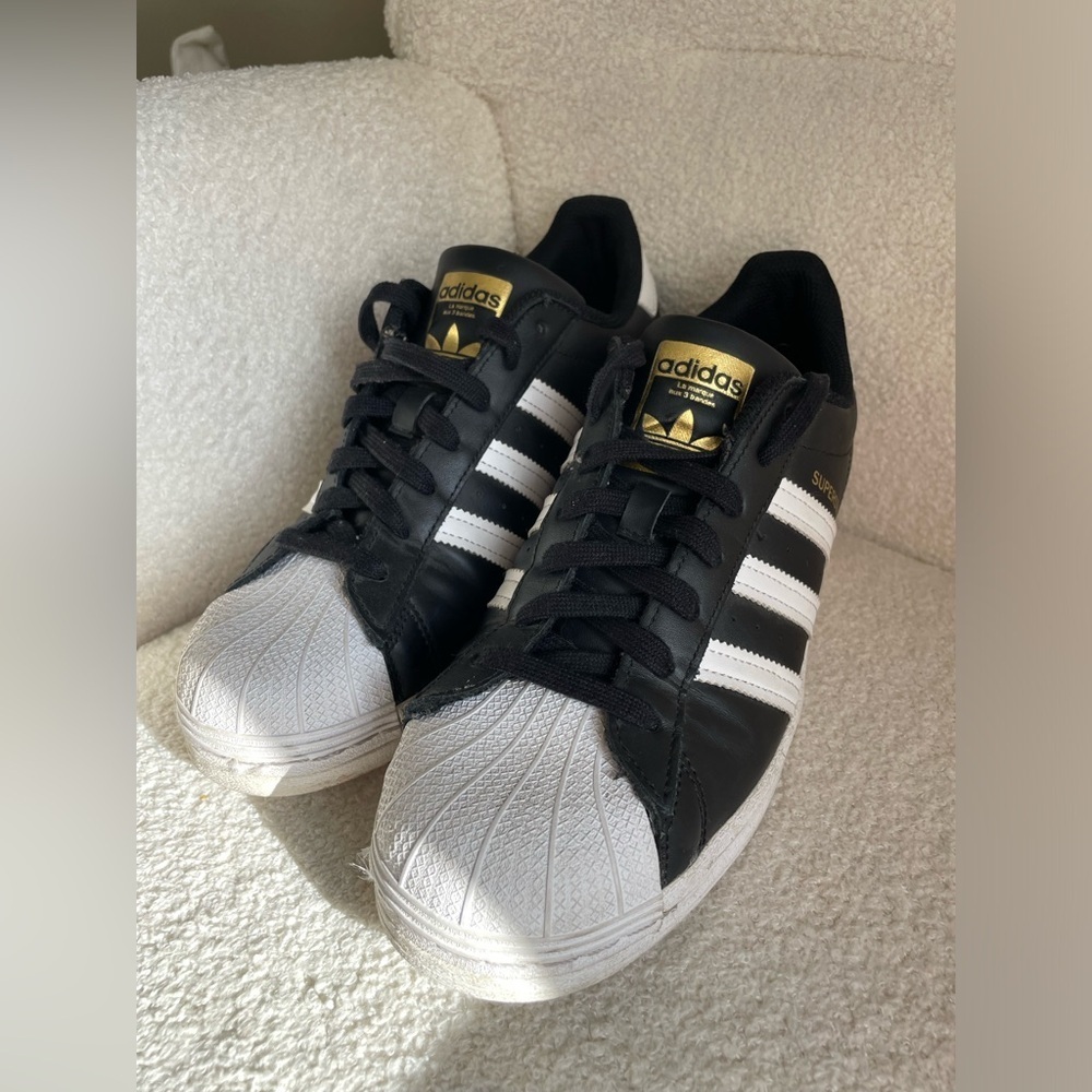 Adidas Men's Black and White and gold Superstar Sneakers 9.5 streetwear